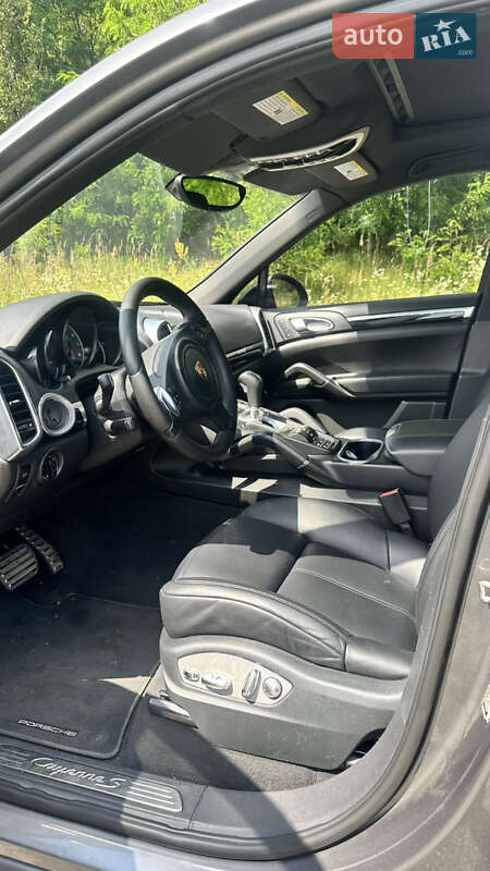 Позашляховик / Кросовер Porsche Cayenne 2011 в Чернігові