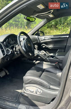 Позашляховик / Кросовер Porsche Cayenne 2011 в 