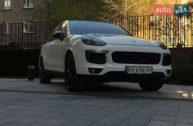 Позашляховик / Кросовер Porsche Cayenne 2013 в 