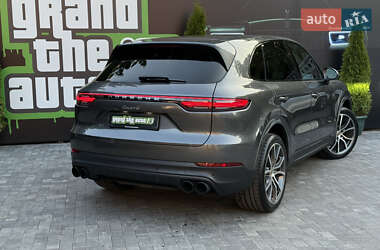 Позашляховик / Кросовер Porsche Cayenne 2019 в 