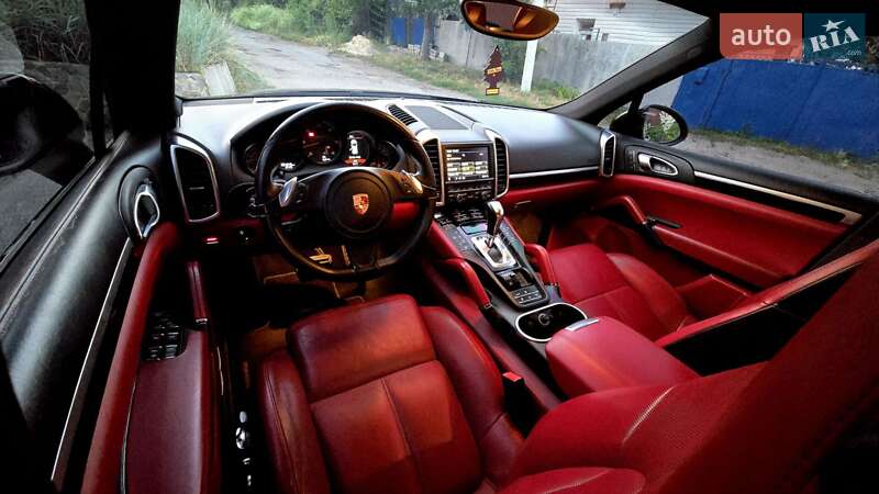 Внедорожник / Кроссовер Porsche Cayenne 2011 в Полтаве