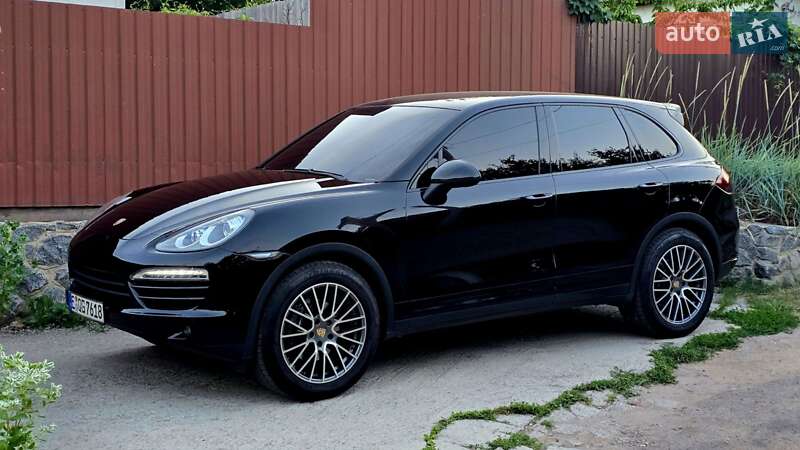 Внедорожник / Кроссовер Porsche Cayenne 2011 в Полтаве