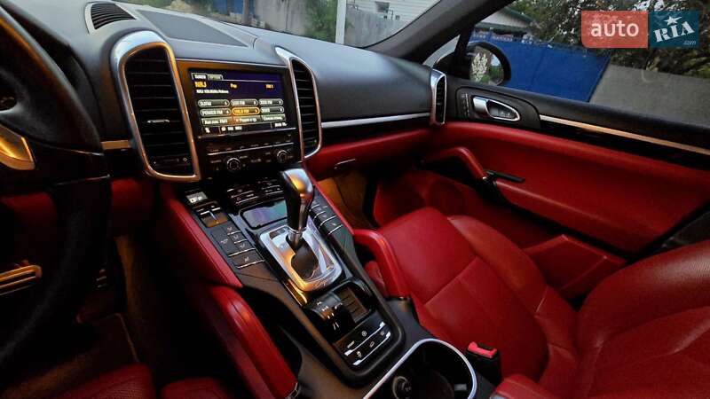 Внедорожник / Кроссовер Porsche Cayenne 2011 в Полтаве