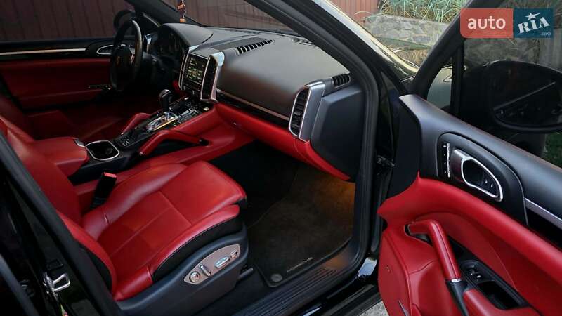 Внедорожник / Кроссовер Porsche Cayenne 2011 в Полтаве