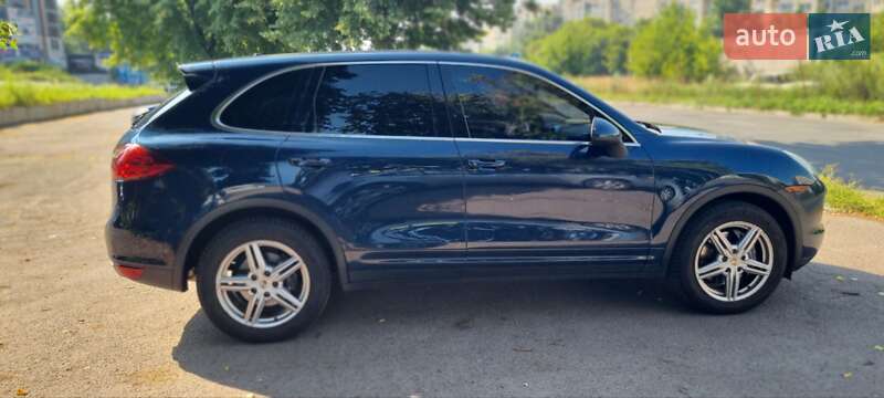 Внедорожник / Кроссовер Porsche Cayenne 2011 в Киеве