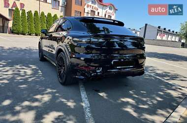 Внедорожник / Кроссовер Porsche Cayenne 2021 в 