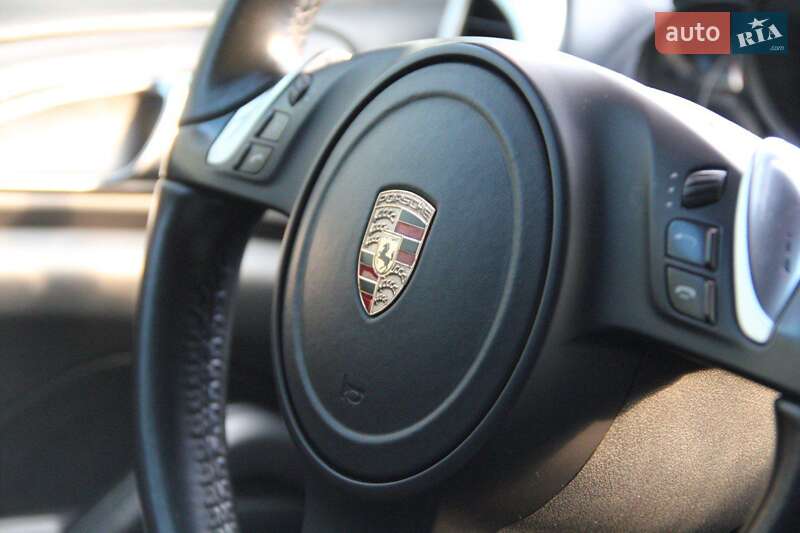 Позашляховик / Кросовер Porsche Cayenne 2011 в 