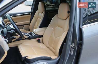 Позашляховик / Кросовер Porsche Cayenne 2017 в 