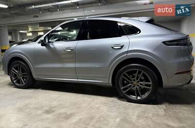 Внедорожник / Кроссовер Porsche Cayenne 2021 в 