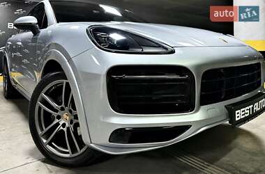 Внедорожник / Кроссовер Porsche Cayenne 2021 в 