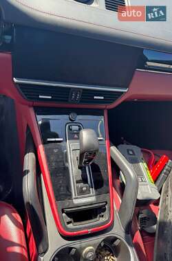 Позашляховик / Кросовер Porsche Cayenne 2019 в 