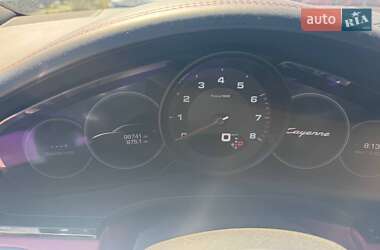 Позашляховик / Кросовер Porsche Cayenne 2019 в 