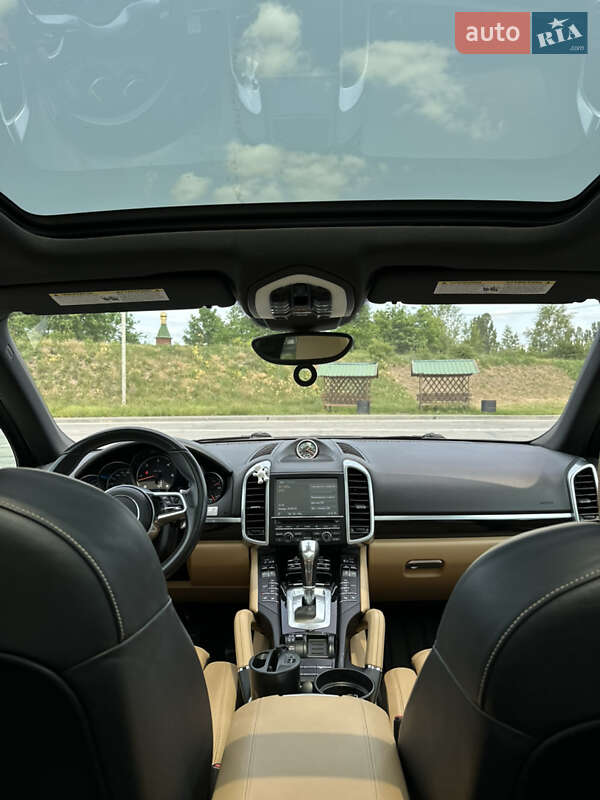 Внедорожник / Кроссовер Porsche Cayenne 2015 в Полтаве