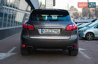 Позашляховик / Кросовер Porsche Cayenne 2013 в 