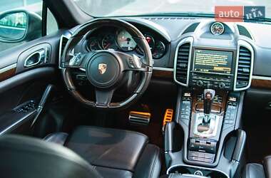 Позашляховик / Кросовер Porsche Cayenne 2013 в 