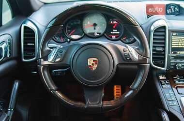 Позашляховик / Кросовер Porsche Cayenne 2013 в 