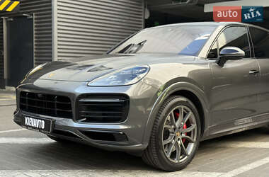 Позашляховик / Кросовер Porsche Cayenne 2022 в 