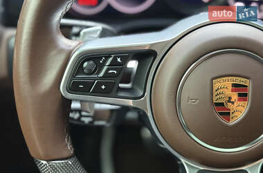Позашляховик / Кросовер Porsche Cayenne 2022 в 