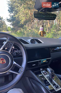 Внедорожник / Кроссовер Porsche Cayenne 2019 в 