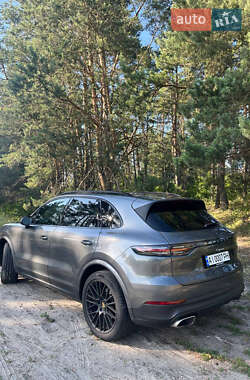 Внедорожник / Кроссовер Porsche Cayenne 2019 в 
