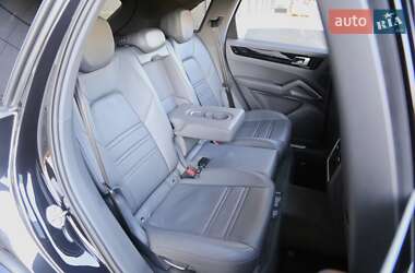Позашляховик / Кросовер Porsche Cayenne 2019 в 