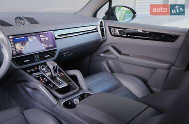 Позашляховик / Кросовер Porsche Cayenne 2019 в 