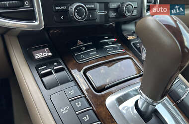 Внедорожник / Кроссовер Porsche Cayenne 2011 в 