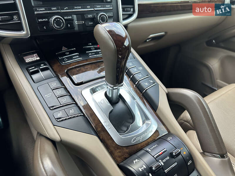 Внедорожник / Кроссовер Porsche Cayenne 2011 в Днепре