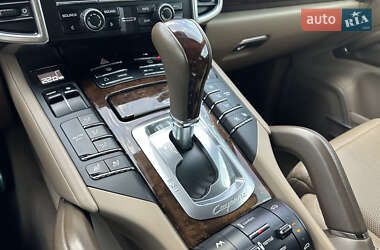 Внедорожник / Кроссовер Porsche Cayenne 2011 в 