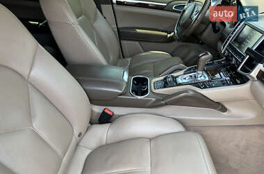 Внедорожник / Кроссовер Porsche Cayenne 2011 в 
