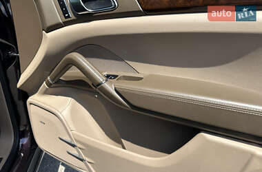 Внедорожник / Кроссовер Porsche Cayenne 2011 в 