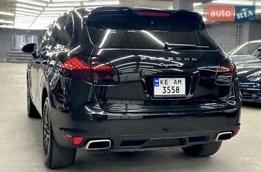 Внедорожник / Кроссовер Porsche Cayenne 2014 в 