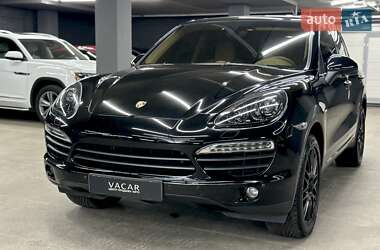 Внедорожник / Кроссовер Porsche Cayenne 2014 в 