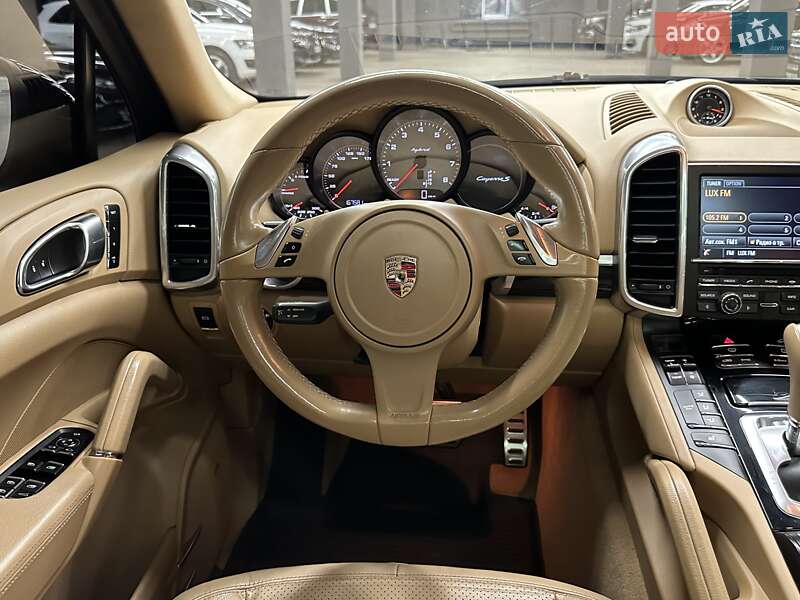 Позашляховик / Кросовер Porsche Cayenne 2014 в Харкові