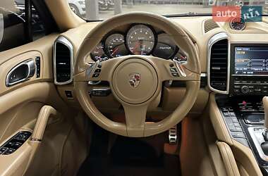 Внедорожник / Кроссовер Porsche Cayenne 2014 в 