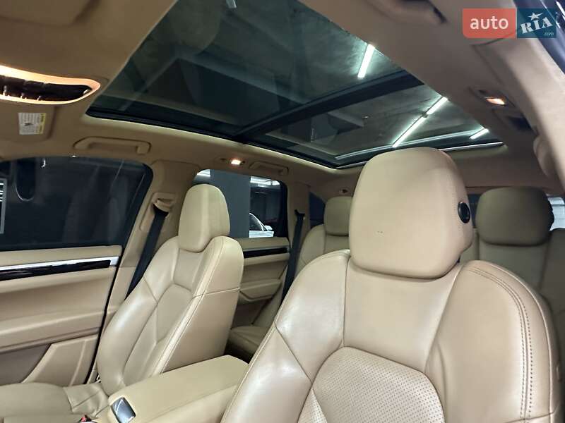 Позашляховик / Кросовер Porsche Cayenne 2014 в Харкові