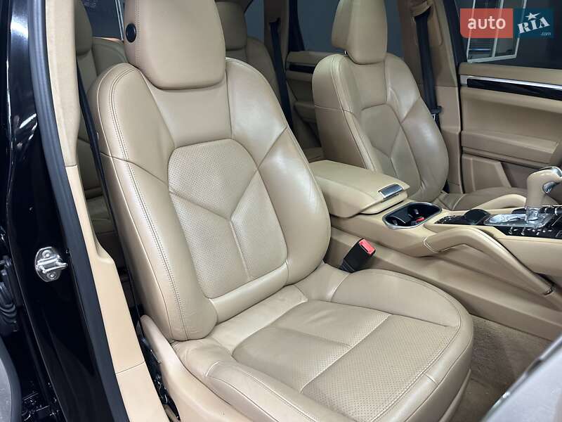 Позашляховик / Кросовер Porsche Cayenne 2014 в Харкові