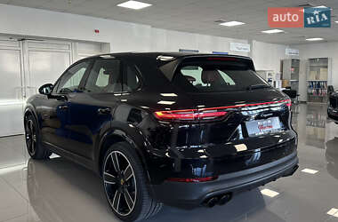 Позашляховик / Кросовер Porsche Cayenne 2022 в 
