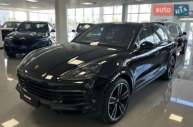 Позашляховик / Кросовер Porsche Cayenne 2022 в 