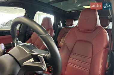 Позашляховик / Кросовер Porsche Cayenne 2022 в 