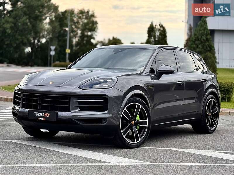 Позашляховик / Кросовер Porsche Cayenne 2024 в 