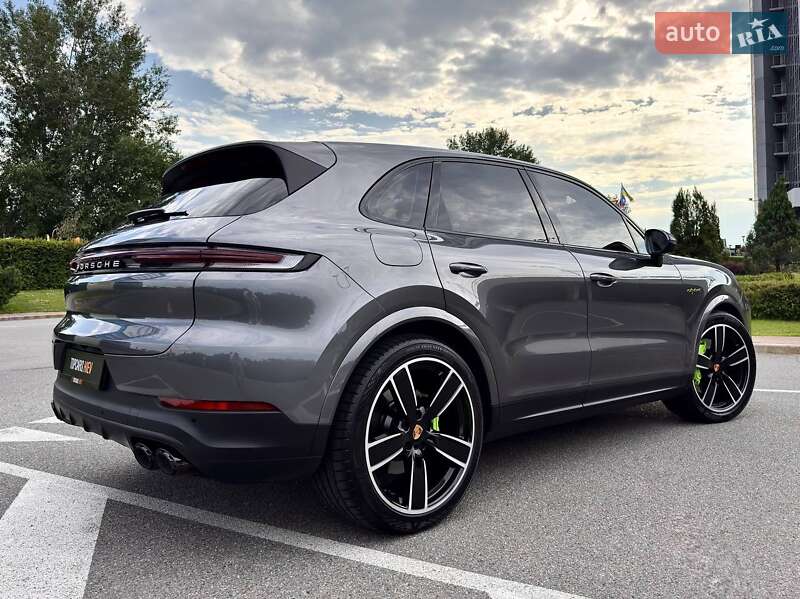 Внедорожник / Кроссовер Porsche Cayenne 2024 в Киеве