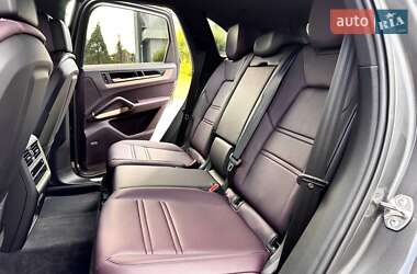 Позашляховик / Кросовер Porsche Cayenne 2024 в 