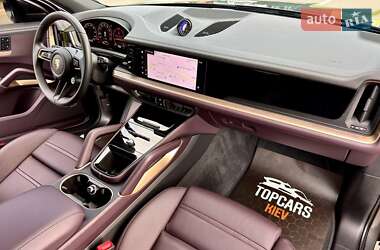 Позашляховик / Кросовер Porsche Cayenne 2024 в 