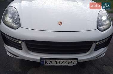 Внедорожник / Кроссовер Porsche Cayenne 2015 в 