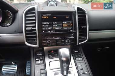 Внедорожник / Кроссовер Porsche Cayenne 2015 в 