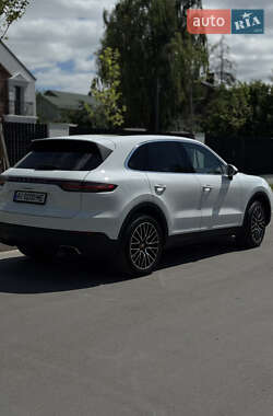 Внедорожник / Кроссовер Porsche Cayenne 2020 в 