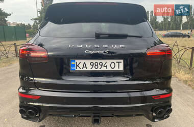Позашляховик / Кросовер Porsche Cayenne 2015 в 