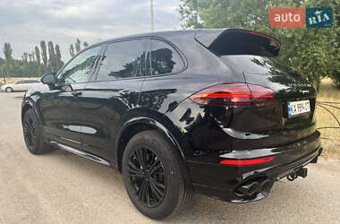 Позашляховик / Кросовер Porsche Cayenne 2015 в 