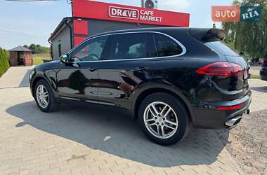 Позашляховик / Кросовер Porsche Cayenne 2015 в 